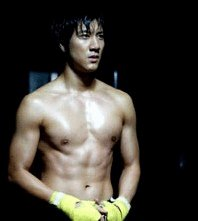 From his MV, "愛錯" (Wrongly Loved)... look at the irresistible muscle meat